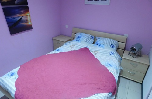 Yvoir Apartment | COCOON AND APYPICAL GITE "LE PETIT NID" WITH SWIMMING POOL AND SAUNA.