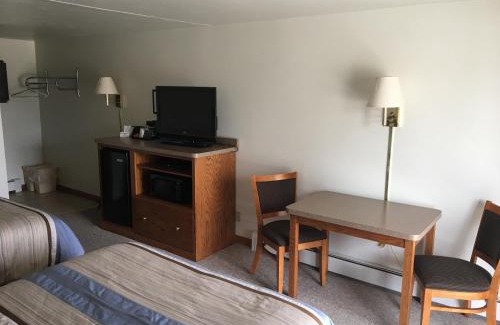 Kewaunee Hotel | Coho Motel