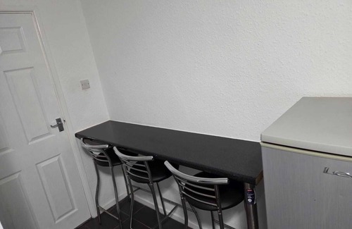 Colchester Apartment | Colchester - 3-bedroom apartment with WiFi - Colchester