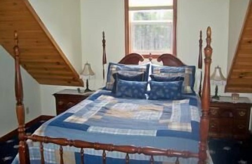Crescent Cabin | Cold Creek Cabin