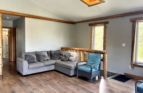 Oro-Medonte Cottage | Coldwater Haven: Spacious & Cozy Ski Retreat Near Horseshoe Valley