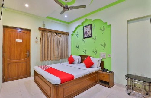 Bhuj Hotel | Collection O Hotel Dollar