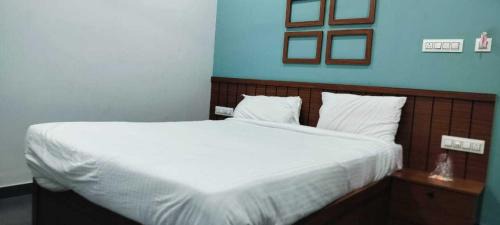 Nedumangad Hotel | Collection O KSRTC Bus Terminal Venjarammoodu Downtown