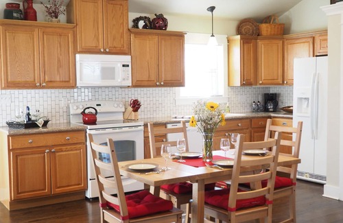 Georgetown Cottage | COLLEGE STREET COTTAGES - GEORGETOWN SQUARE AREA - HISTORIC DISTRICT