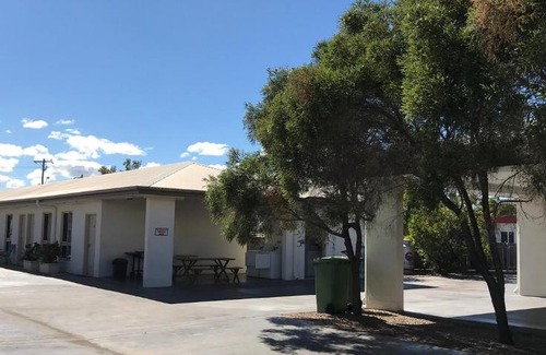 Collinsville Hotel | Collinsville Motel