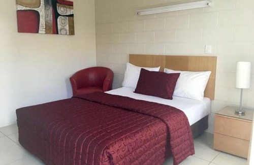Collinsville Hotel | Collinsville Motel