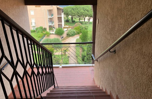 Miramar Apartment | Color in the Marquesas