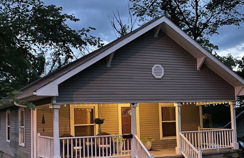 Baxter Springs House | Color Wheel House