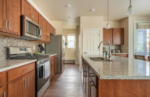Superior House | Colorado Haven: 5bd - Pool & Foosball - 10min UCB