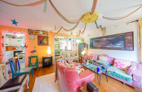 Clarkston House | Colorful Artistic Lakefront Home Canoe Opt - Central to Stone Mt + everything!