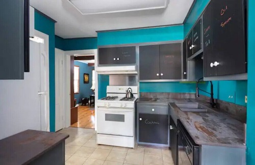 Spartanburg House | Colorful Downtown Historic 2BR Shingle Home