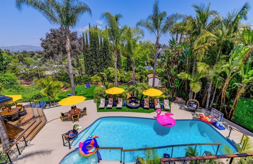 El Cajon House | Colossal Remodeled Estate + Movie Theatre + Pool/Spa + Gym - Vacationers Dream!