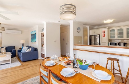 Nelson Bay Apartment | Columbia Views, 2/9 Columbia Close - Aircon, WIFI, Netflix, Views & Boat Parking