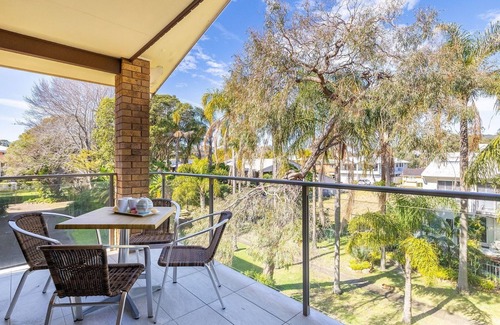 Nelson Bay Apartment | Columbia Views, 2/9 Columbia Close - Aircon, WIFI, Netflix, Views & Boat Parking