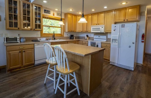 Grand Lake Condo | Columbine Cabin, 4/3 - Sleeps 13