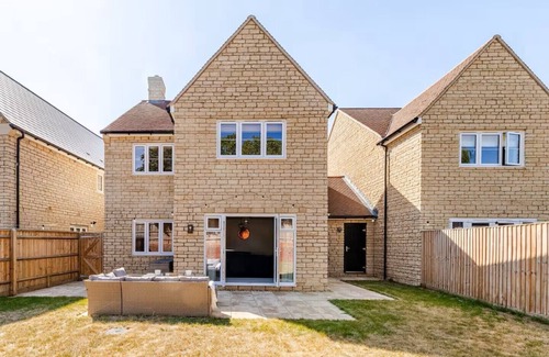 Long Hanborough House | Combe House, 6 Mins Blenheim Palace, 5 Mins Estelle manor, 15 Mins centre Oxford