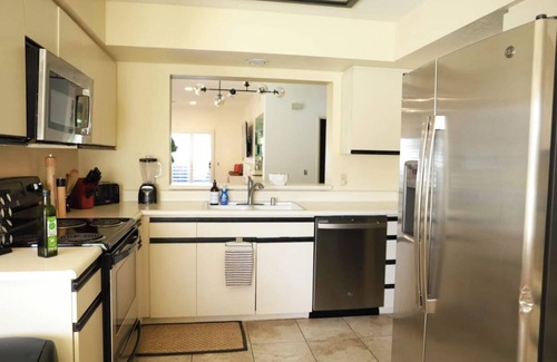 Palm Desert Condo | COME AND ENJOY OUR PERFECTLY LOCATED 2 BDRM VILLA