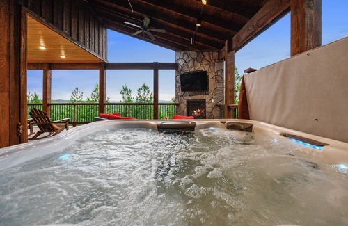 Broken Bow Cabin | Come enjoy the beautiful mountain views