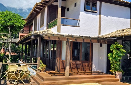 Sao Pedro House | Come enjoy your vacation in Ilhabela… CasaBela is pet-friendly