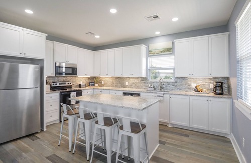 Elmaton House | Come relax at The C Palace - New Home