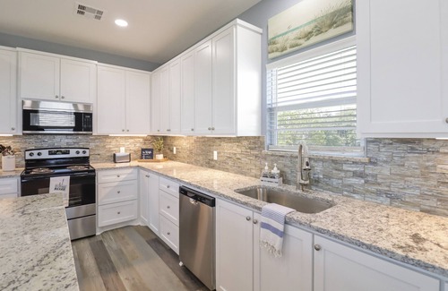 Elmaton House | Come relax at The C Palace - New Home