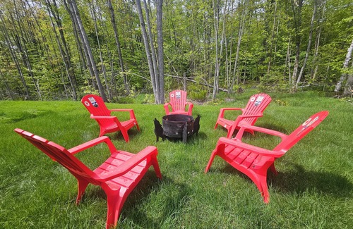 Gravenhurst House | Come stay at the Muskoka Lakes! Close to several golf courses, resorts and lakes