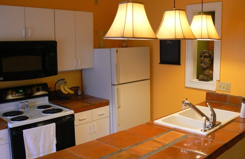 Thomas Square House | COME VISIT US IN SAVANNAH! {Lg House or Studio for 2} >Ask about EV charging<