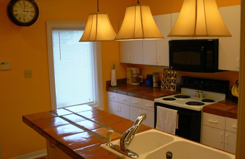 Thomas Square House | COME VISIT US IN SAVANNAH! {Lg House or Studio for 2} >Ask about EV charging<