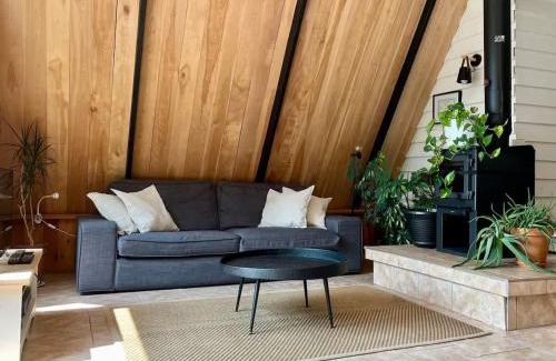 Saint-Aime-du-Lac-des-Iles Ski Chalet | Comfort & Lake Access - Au Pic du Lac