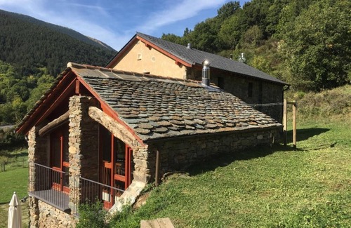 Fornells de la Muntanya Cottage | Comfortable high mountain house. 10 km from La Molina. Ripollès Pyrenees