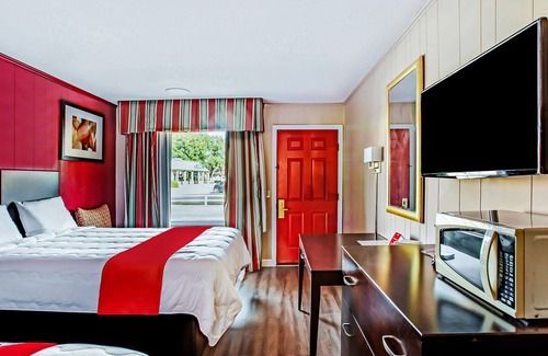 Ridgeland Hotel | Comfort and Convenience! 2 Comfortable Units, Near Ralph Tuten Park