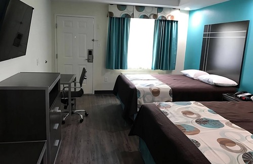 Spring Hotel | Comfort and Convenience! 3 Spacious Units! Close to TGR Exotics Wildlife Park!