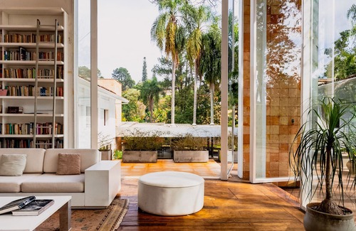 Carapicuiba House | Comfort and leisure amidst nature