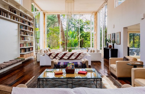 Carapicuiba House | Comfort and leisure amidst nature