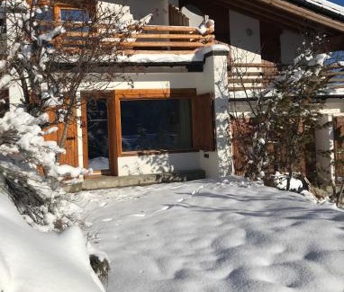 Celerina-Schlarigna Apartment | Comfort and sunshine in Celerina Chesa Prasura