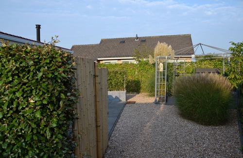 Groot Valkenisse Ski Chalet | Comfort chalet located directly on the beach in sunny Zeeland