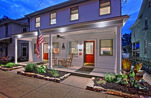 Hummelstown Apartment | Comfort, charm, and convenience, close to Hershey, reserved off street parking