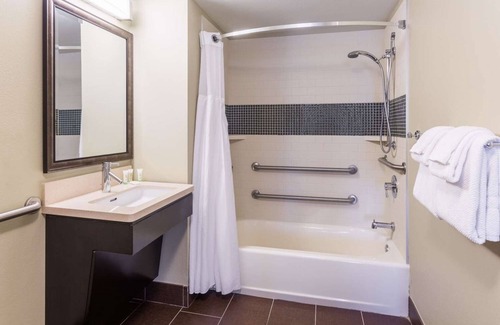 Anaheim Resort Hotel | Comfort & Convenience: Budget Friendly Suite w/1BR & Kitchen - Free Breakfast