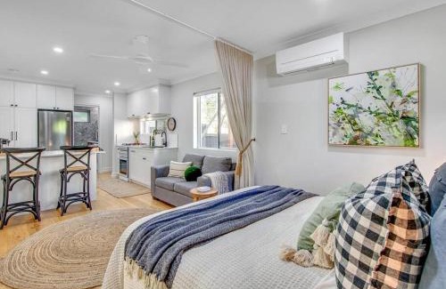 Taringa Apartment | Comfort Cove - quiet luxury with full kitchen