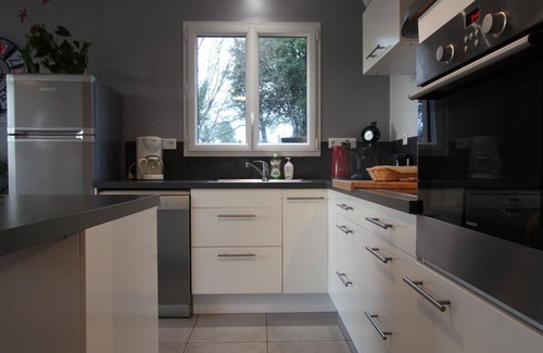 Le Mesnil-Ozenne Cottage | Comfort House with WiFi, Pets Welcome