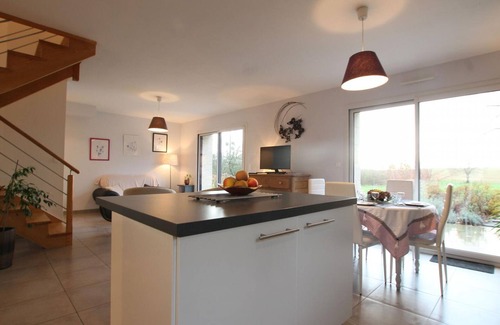 Le Mesnil-Ozenne Cottage | Comfort House with WiFi, Pets Welcome