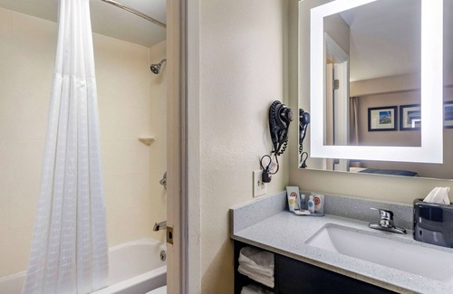 Pennington Bend Hotel | Comfort Inn Nashville - Opryland Area