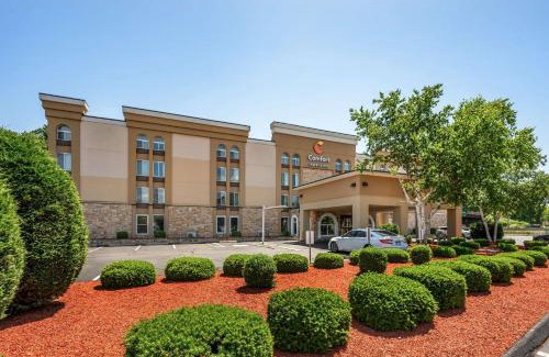 East Hartford Hotel | Comfort Inn & Suites East Hartford - Hartford