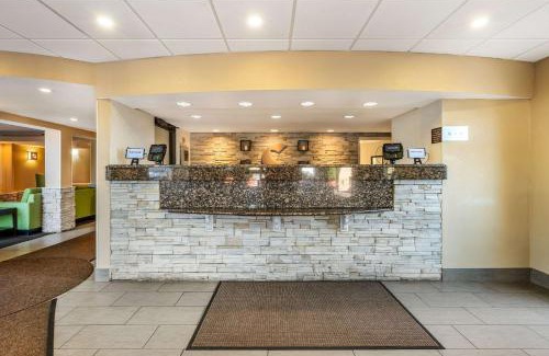 East Hartford Hotel | Comfort Inn & Suites East Hartford - Hartford