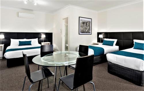 Enfield Hotel | Comfort Inn & Suites Manhattan