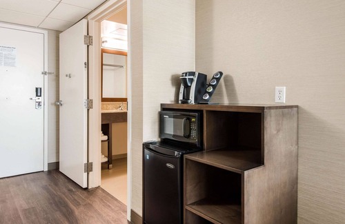 Red Deer Hotel | Comfort Inn & Suites Red Deer