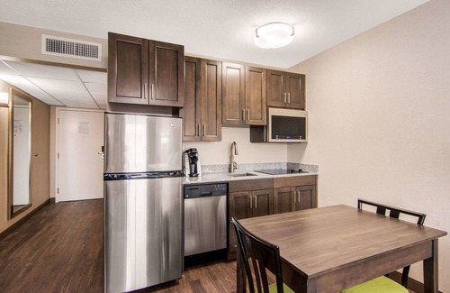 Red Deer Hotel | Comfort Inn & Suites Red Deer