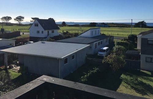 Papamoa Beach Cabin | Comfort near the beach