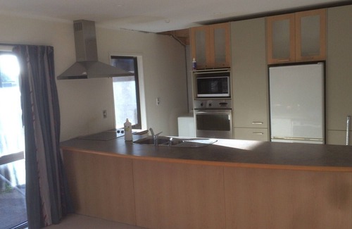 Papamoa Beach Cabin | Comfort near the beach