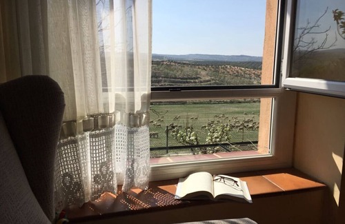 Cullar Vega Cottage | Comfort, rustic, landscapes, fireplace, barbecue, swimming pool, 10 minutes from the city